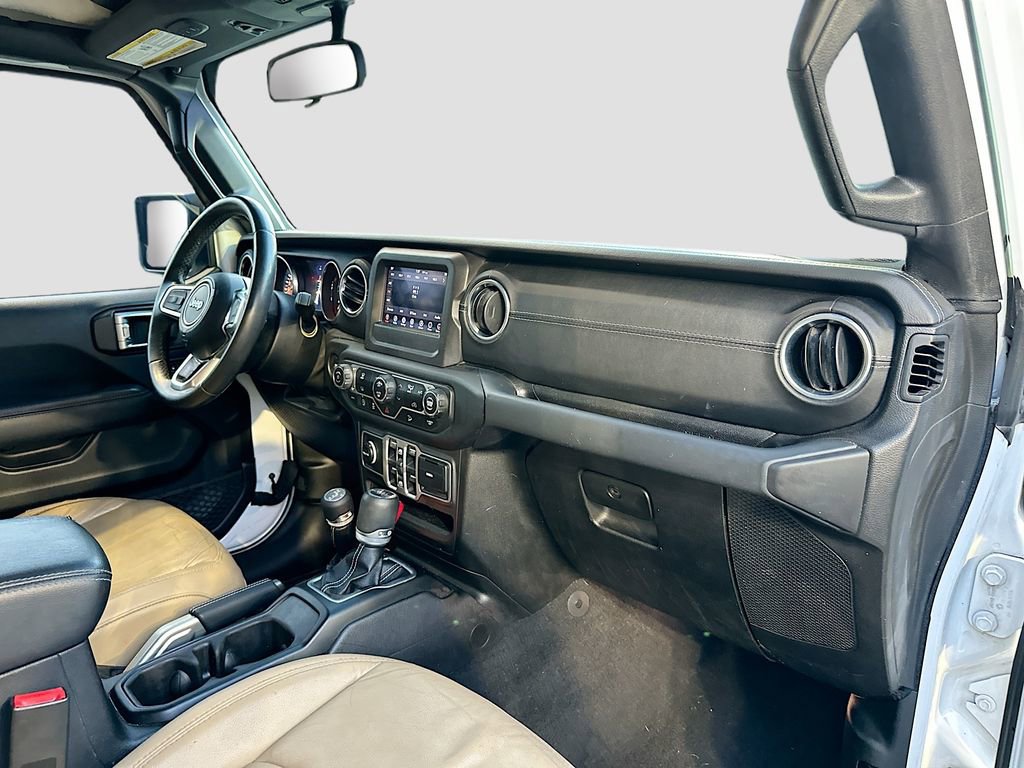 Used 2018 Jeep Wrangler Unlimited Sahara image 36