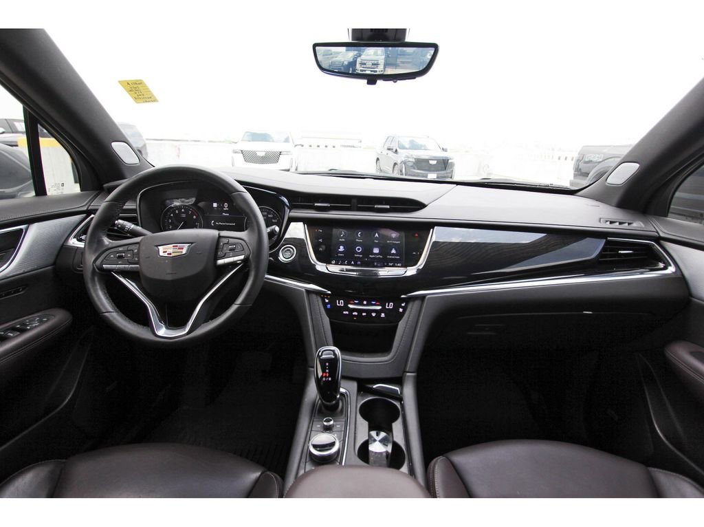 Used 2024 Cadillac XT6 Premium Luxury w/ Technology Package image 9