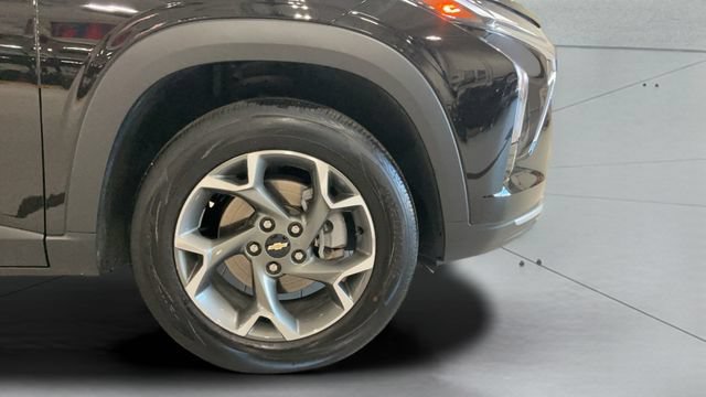 Used 2025 Chevrolet Trax LT w/ LT Convenience Package FWD image 24