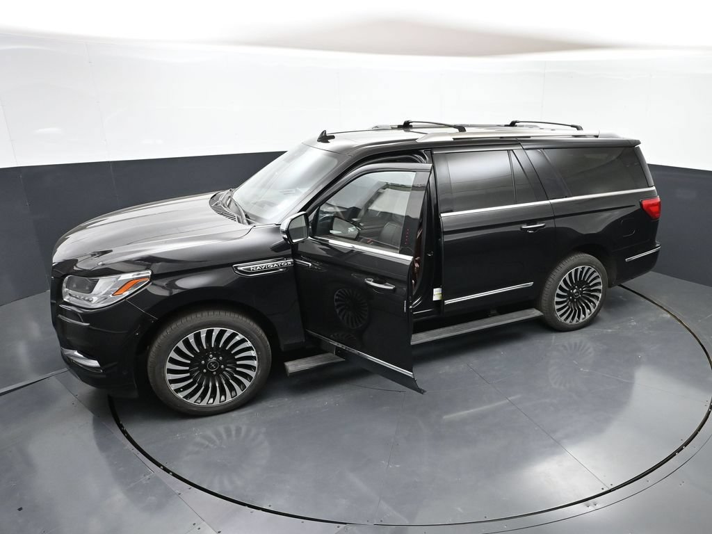 Used 2020 Lincoln Navigator L Black Label w/ Cargo Convenience Package AWD/4WD image 47