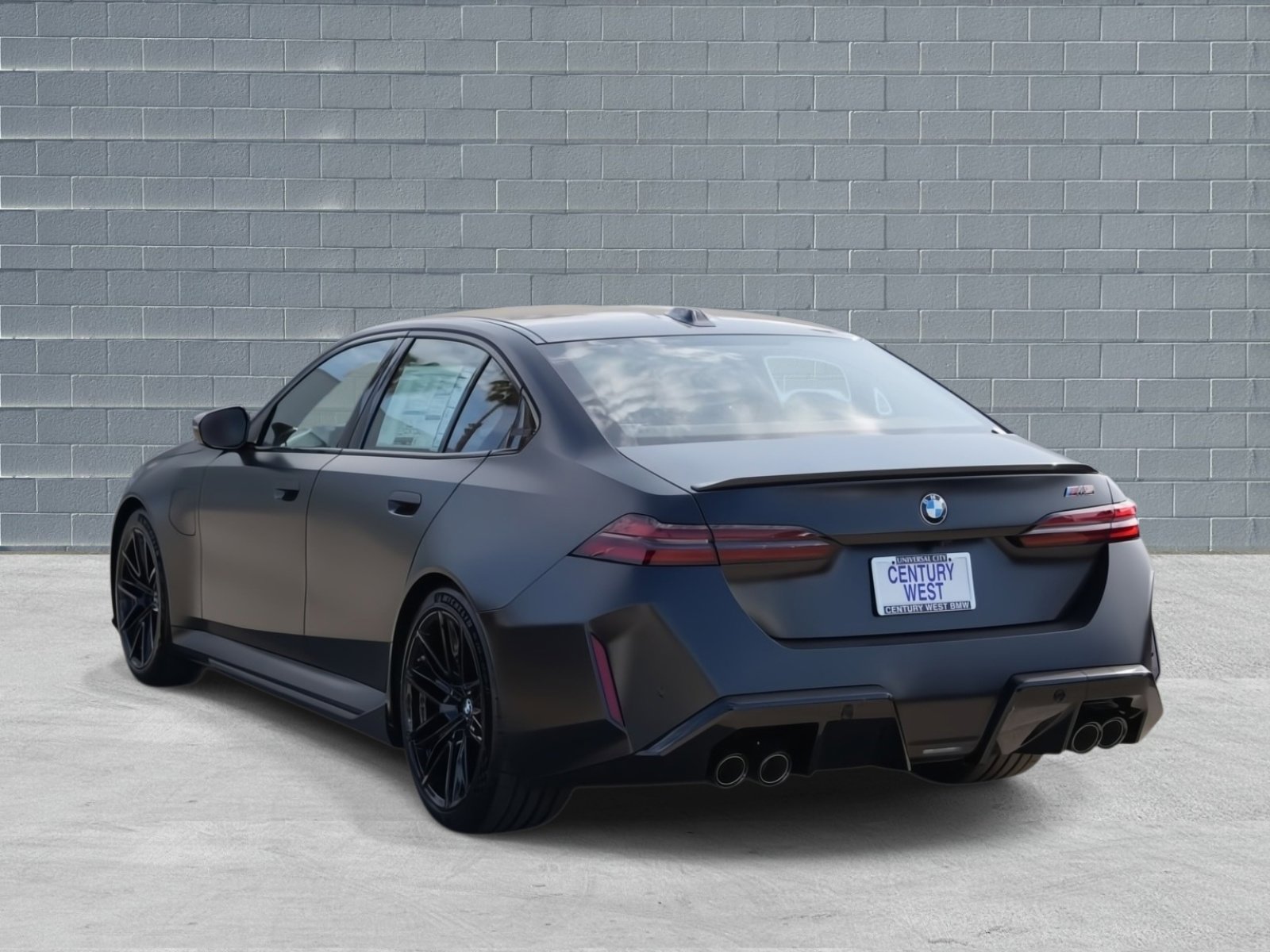 New 2026 BMW M5 AWD w/ Carbon Package image 3