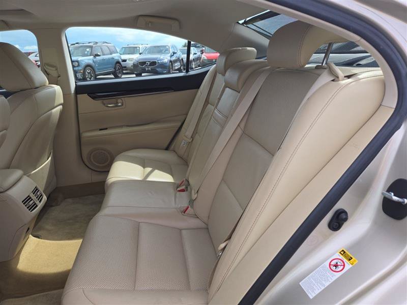 Used 2013 Lexus ES 350 w/ Luxury Pkg FWD image 8