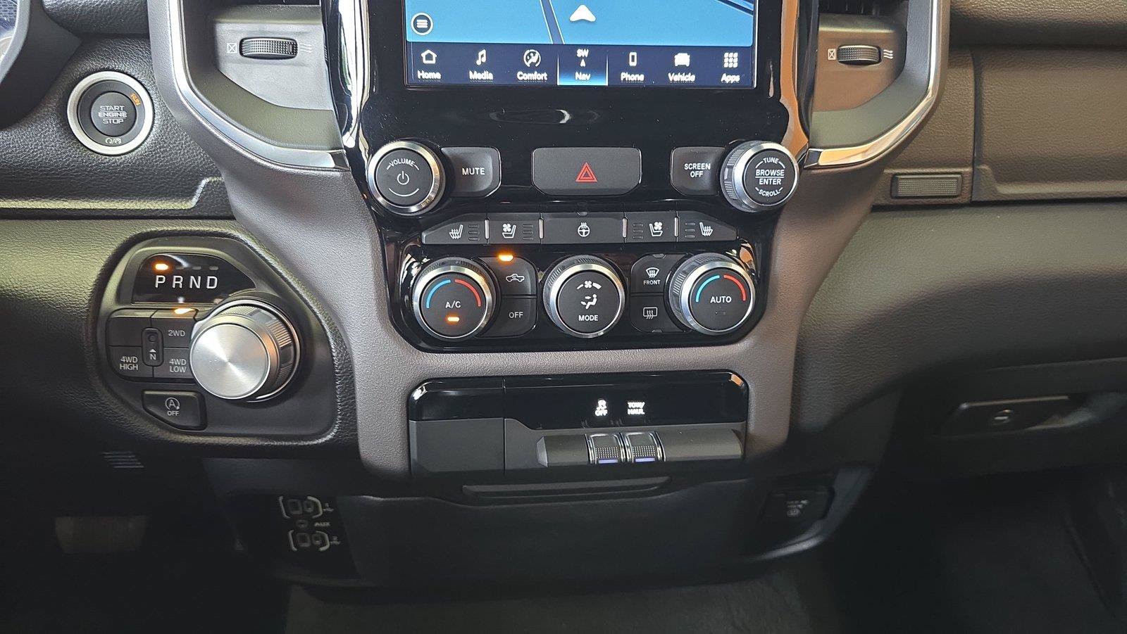 Used 2024 RAM 1500 Laramie AWD/4WD image 23