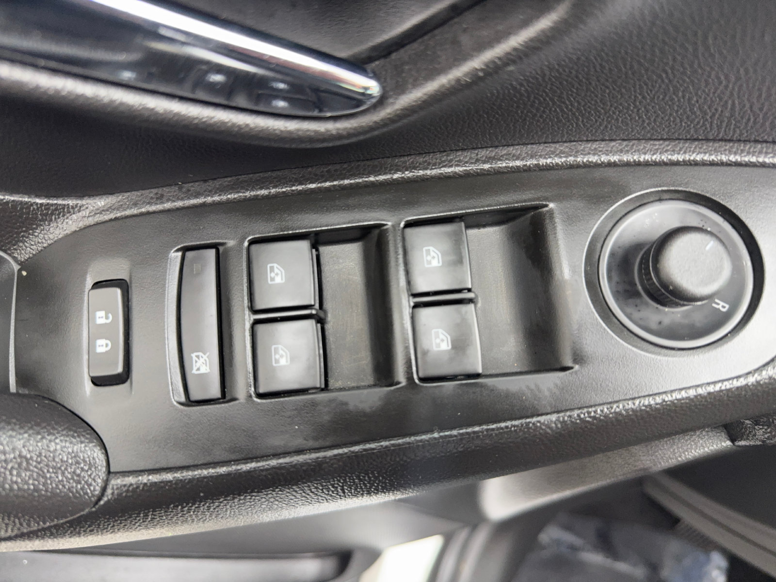Used 2019 Chevrolet Trax LT w/ LT Convenience Package FWD image 28