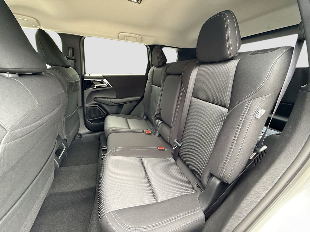 New 2026 Mitsubishi Outlander ES image 24
