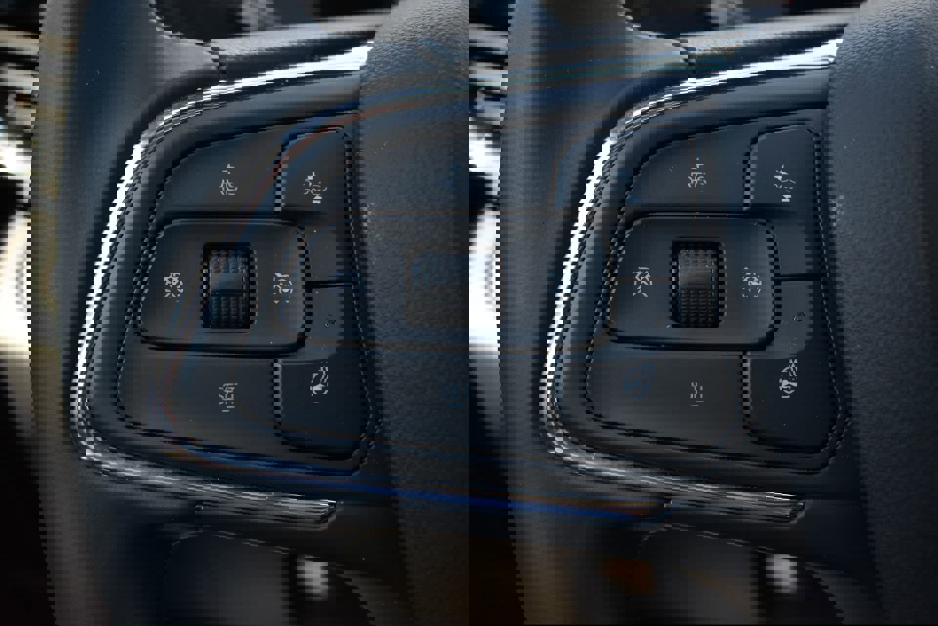 Used 2025 Buick Envista Sport Touring w/ Convenience I Package FWD image 17