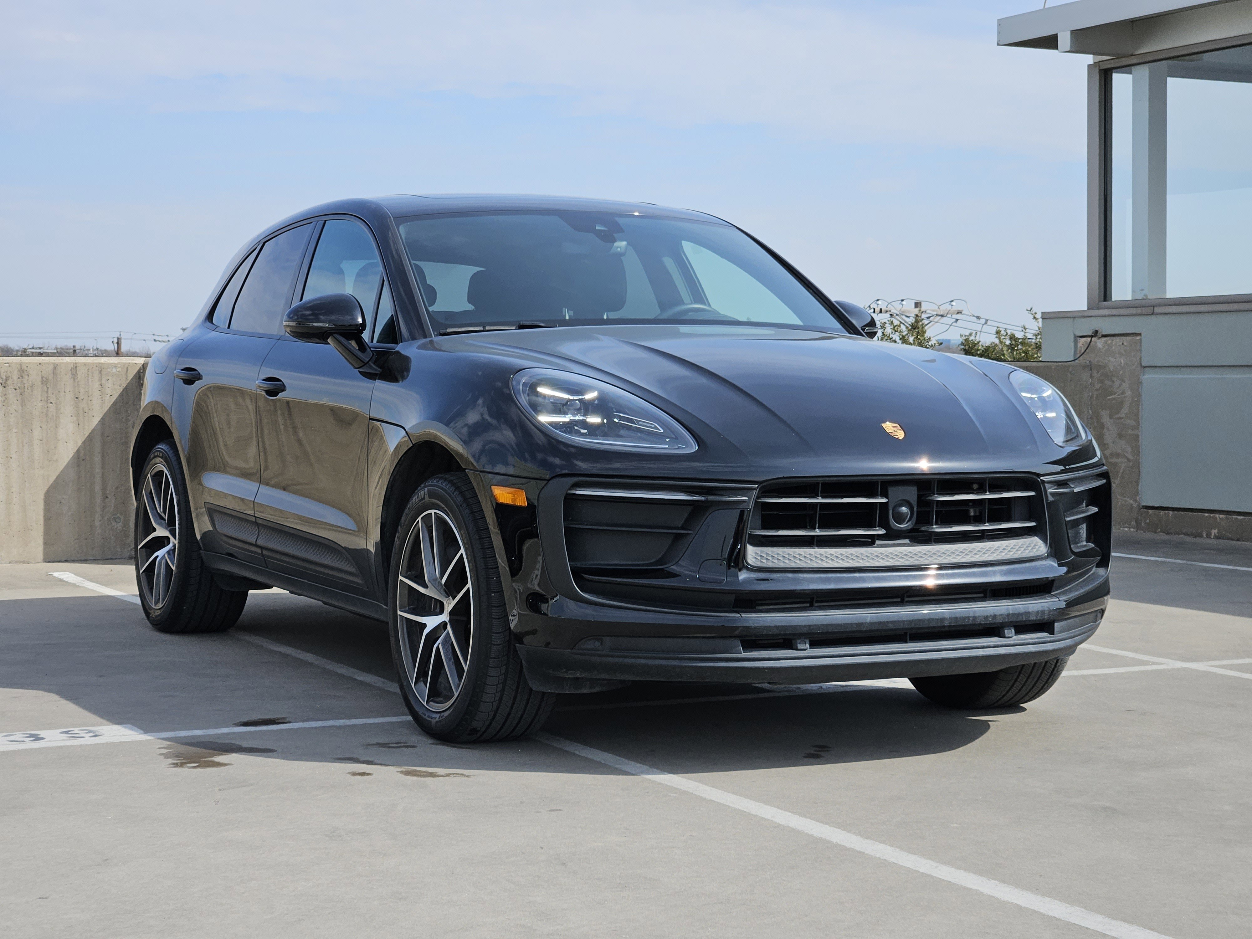 Certified 2025 Porsche Macan image 10