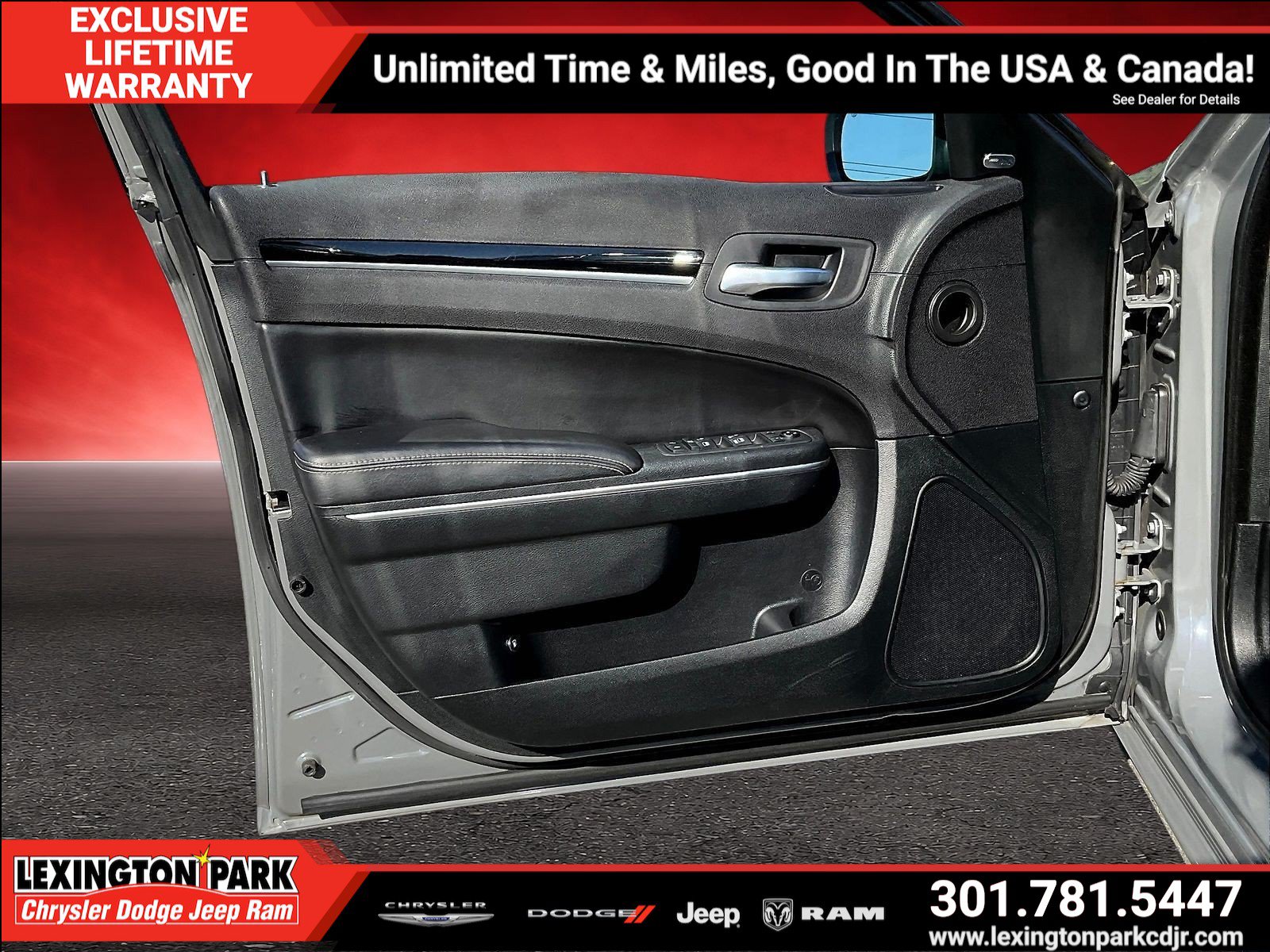 Used 2018 Chrysler 300 S RWD image 19