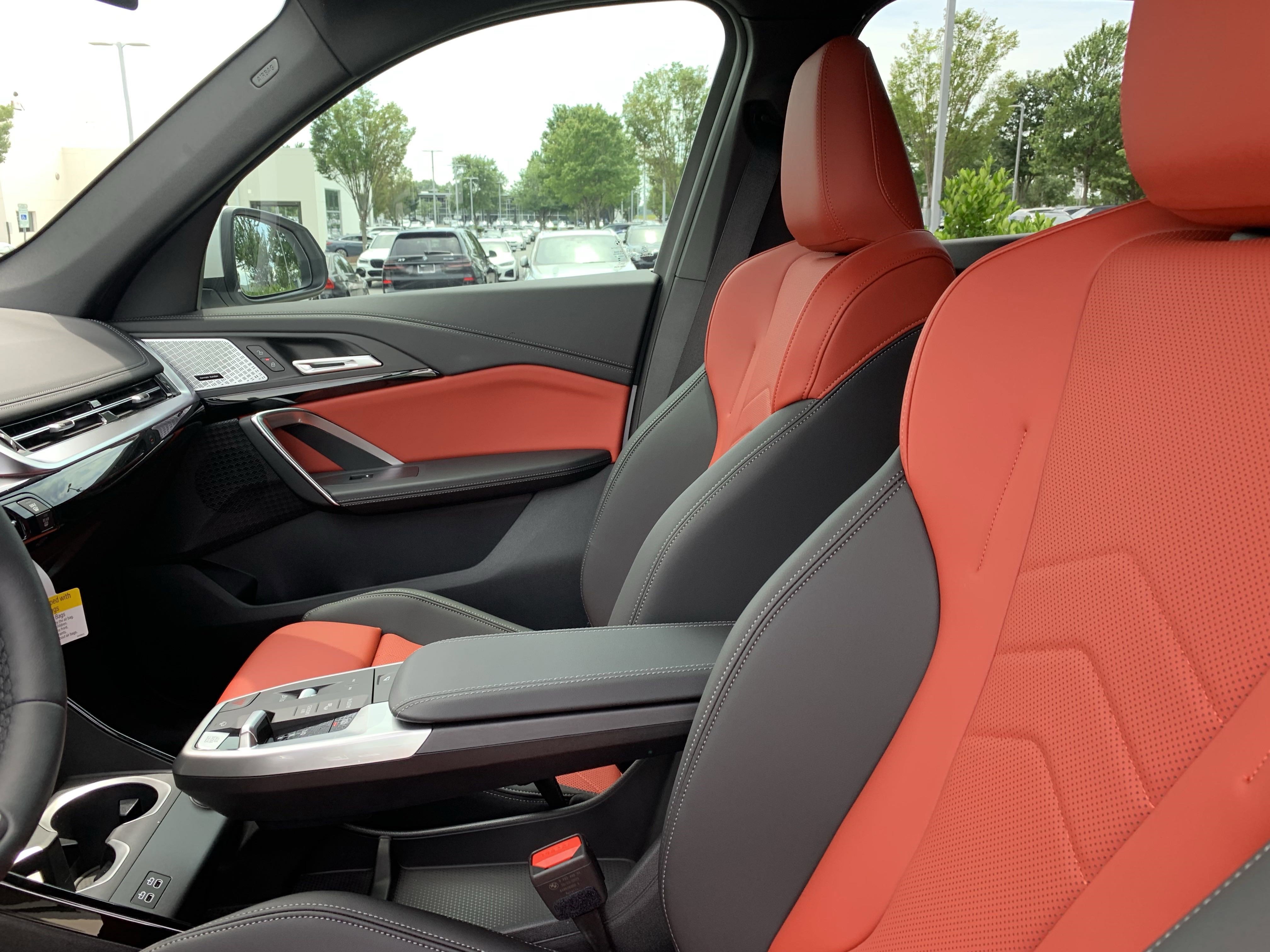 Used 2025 BMW X1 xDrive28i w/ Technology Package image 15