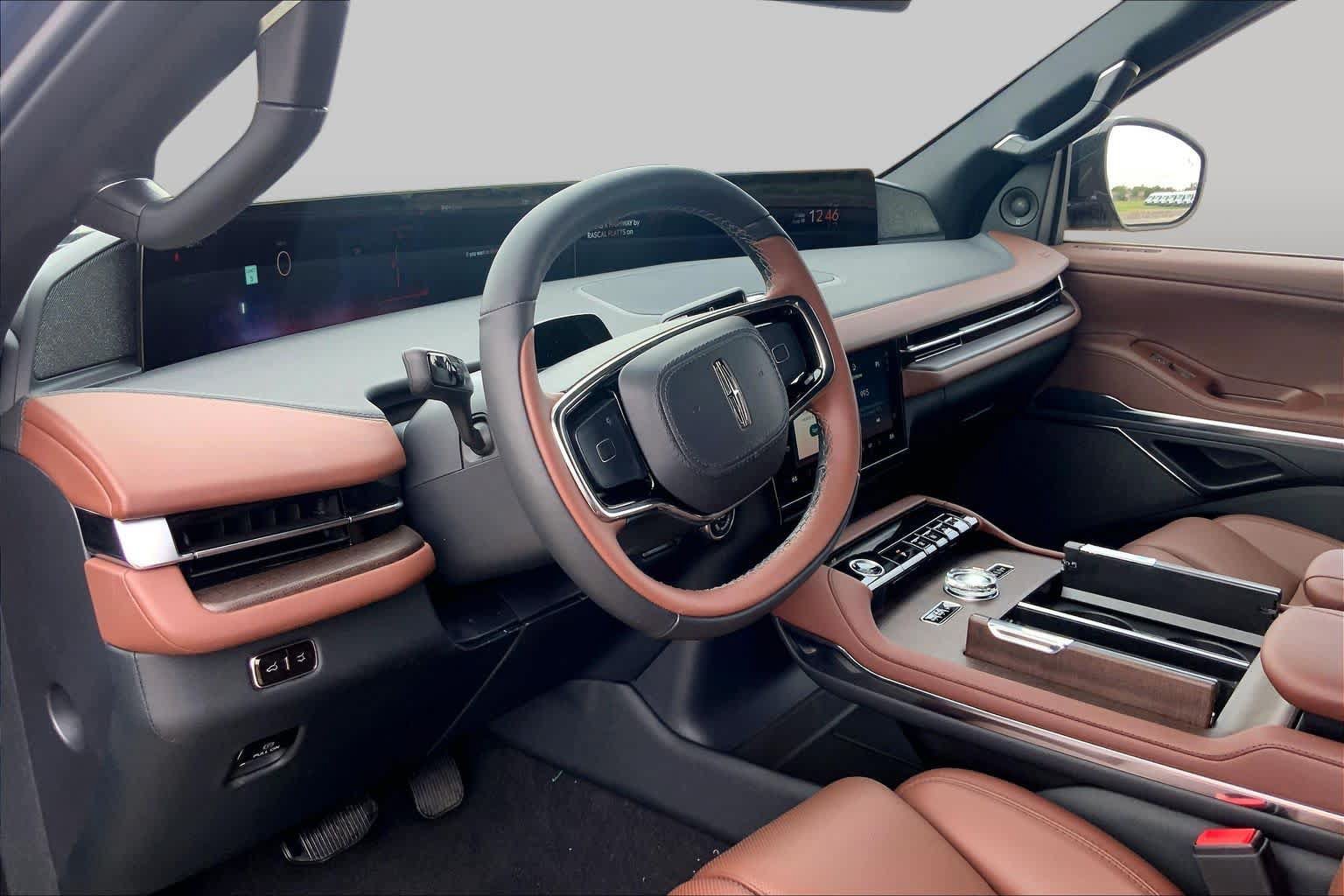 New 2026 Lincoln Navigator Reserve AWD/4WD image 8