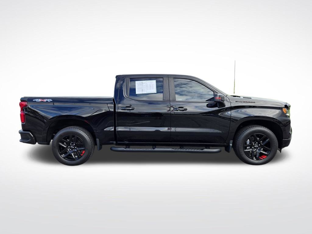 Used 2023 Chevrolet Silverado 1500 RST w/ Redline Edition AWD/4WD image 2