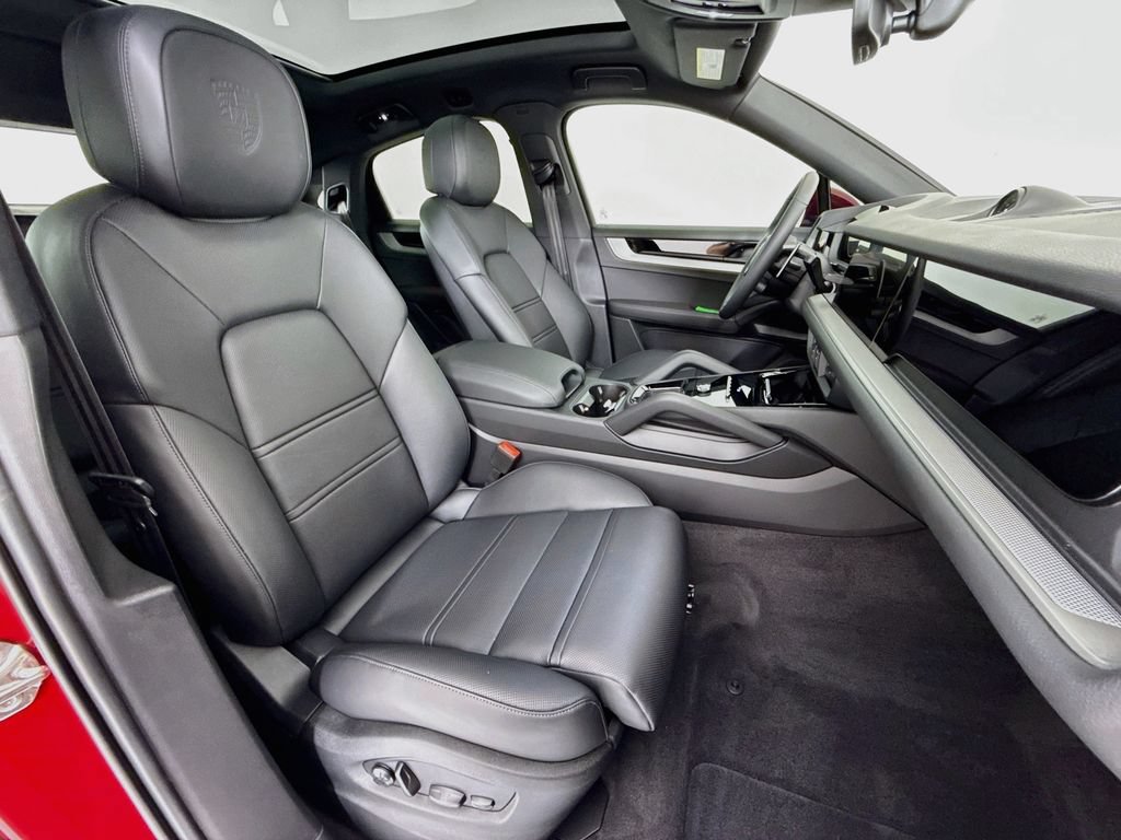 New 2026 Porsche Cayenne Coupe AWD/4WD image 30