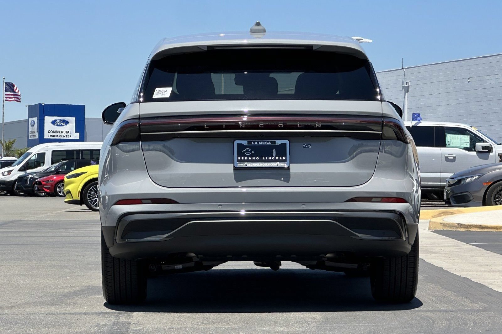 New 2026 Lincoln Nautilus Premier w/ Jet Appearance Package AWD/4WD image 4