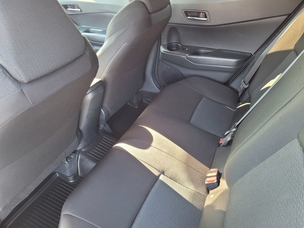Used 2019 Toyota C-HR LE FWD image 9