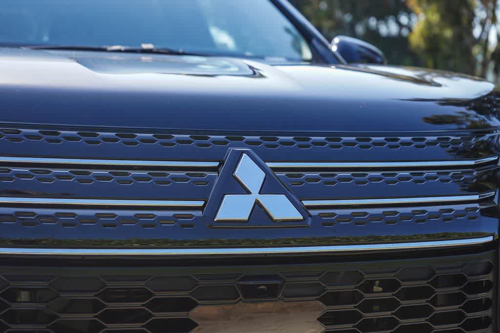 Used 2025 Mitsubishi Outlander ES AWD/4WD image 11