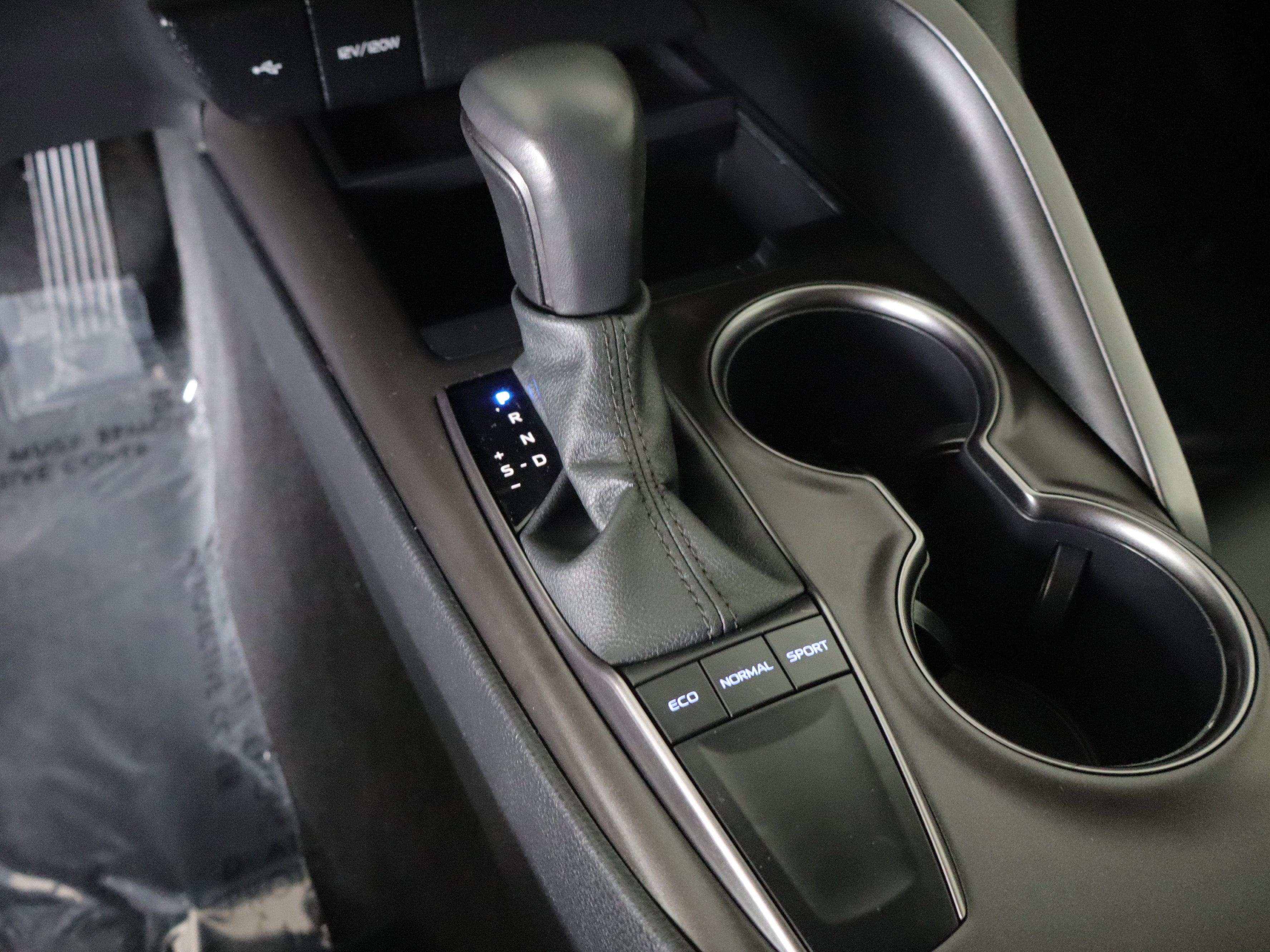 Used 2024 Toyota Camry SE FWD image 17