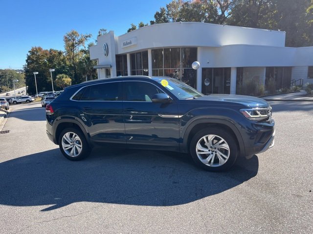 Used 2020 Volkswagen Atlas Cross Sport SEL image 2