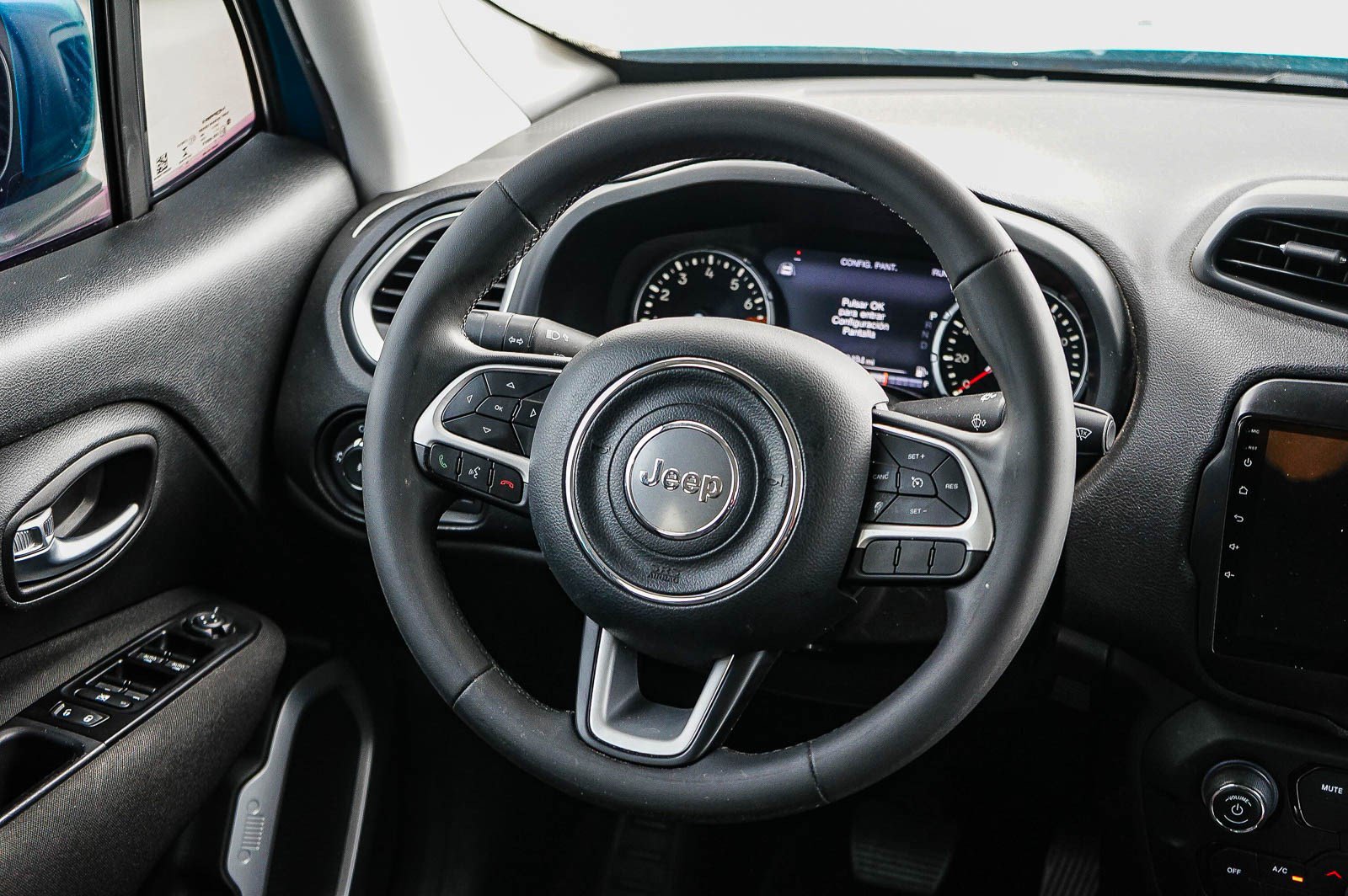 Used 2021 Jeep Renegade Latitude FWD image 15