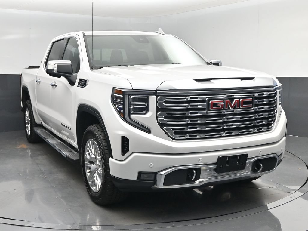 Used 2025 GMC Sierra 1500 Denali w/ Technology Package AWD/4WD image 8