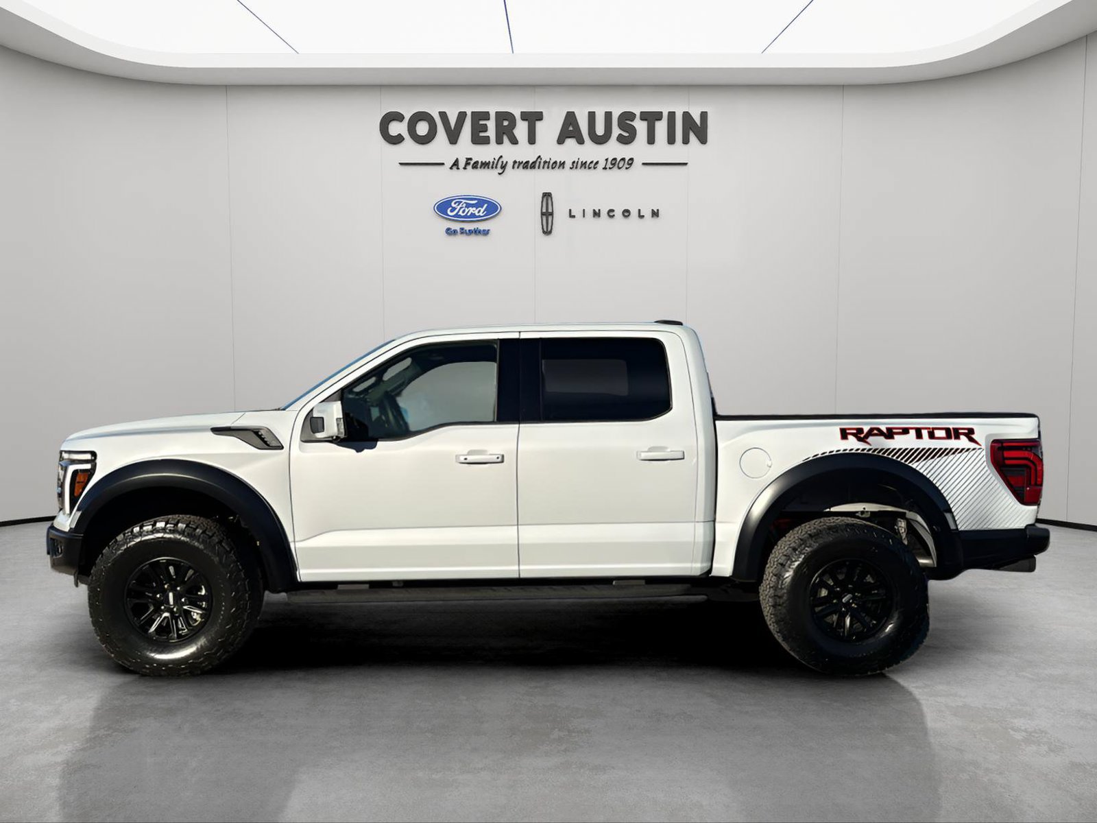 Used 2025 Ford F150 Raptor AWD/4WD image 3