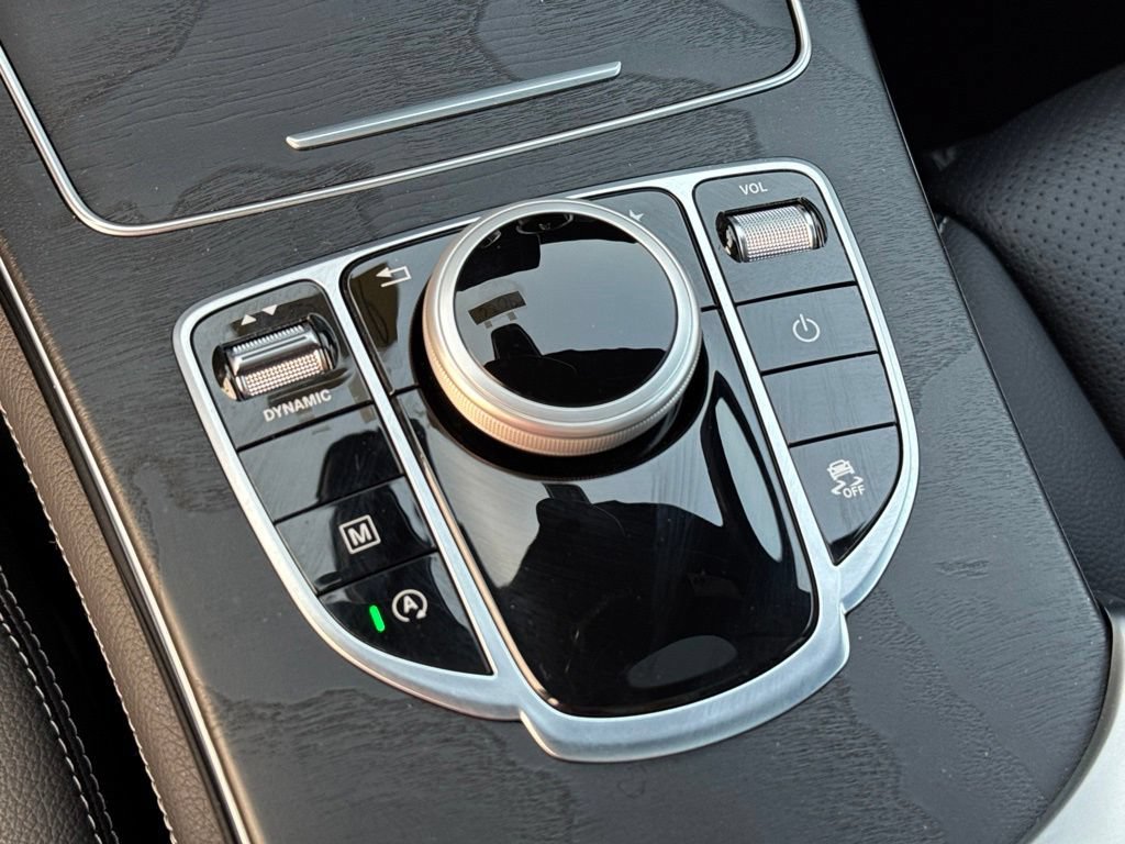 Used 2019 Mercedes-Benz GLC 300 4MATIC w/ Premium Package image 20