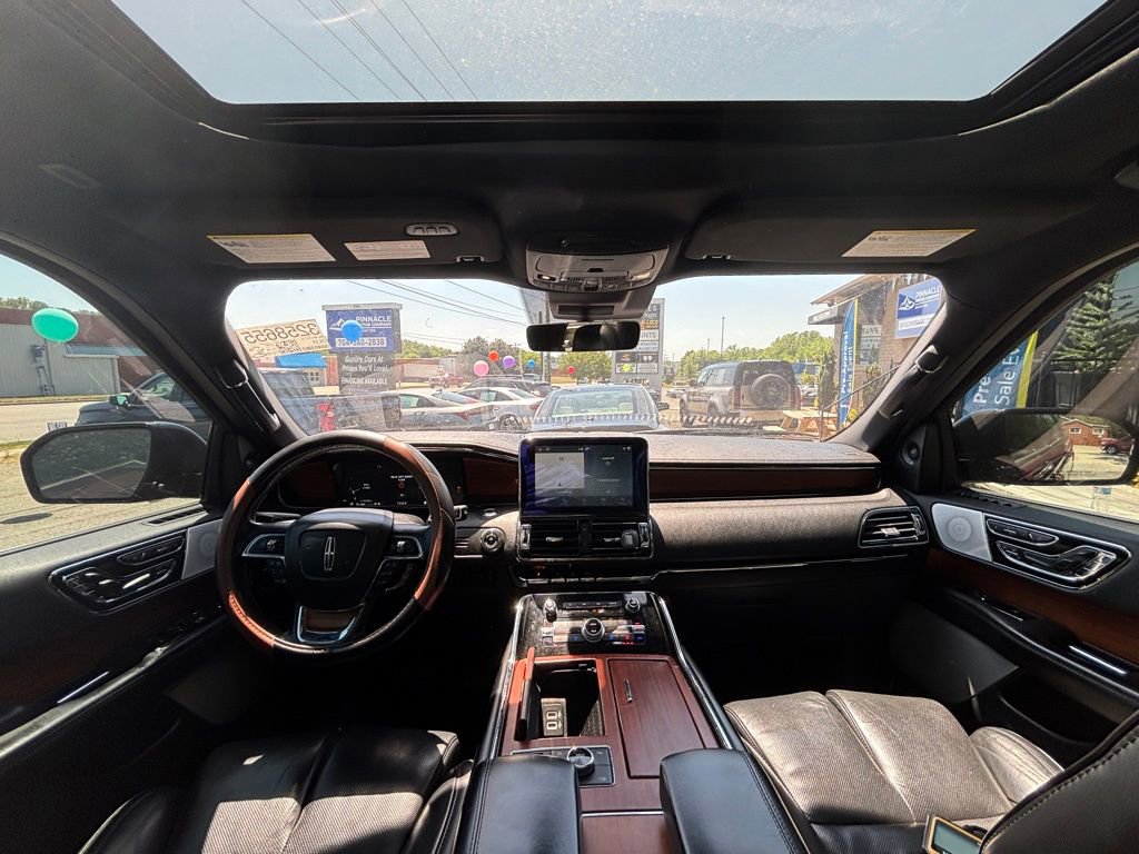 Used 2019 Lincoln Navigator L Reserve AWD/4WD image 10