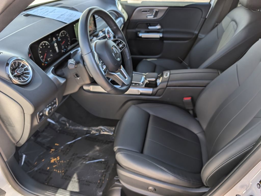 Used 2023 Mercedes-Benz GLB 250 4MATIC image 11