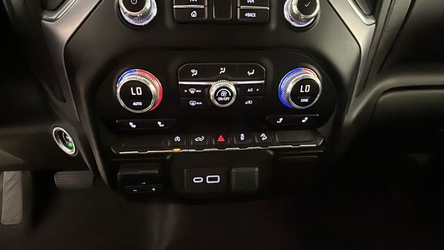 Used 2019 GMC Sierra 1500 SLE w/ SLE Value Package AWD/4WD image 22