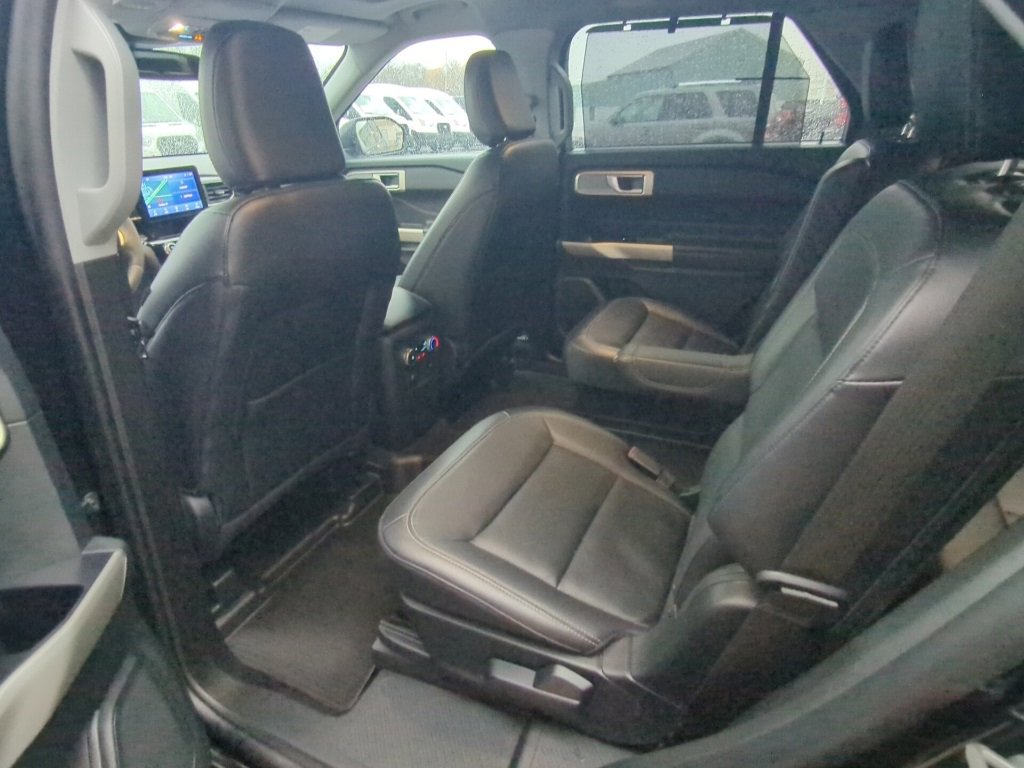 Used 2023 Ford Explorer Limited image 13