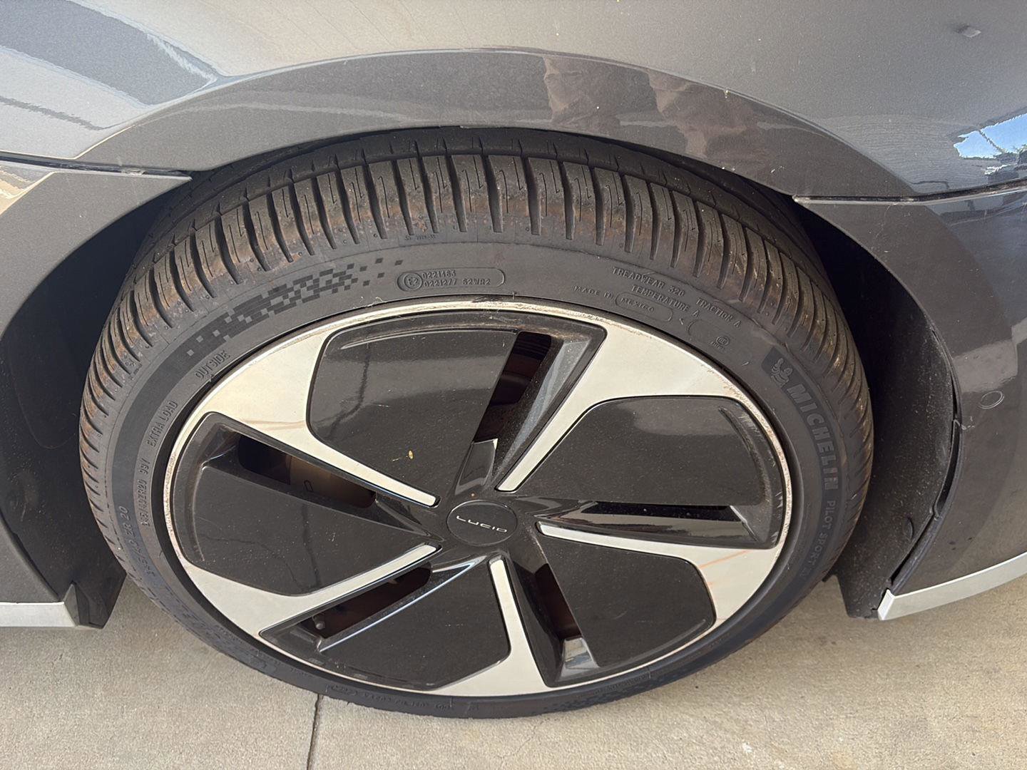 Used 2024 Lucid Air Touring image 20