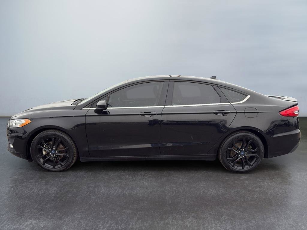 Used 2019 Ford Fusion SE w/ Equipment Group 151A image 2