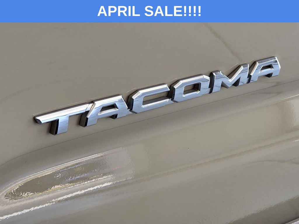 Used 2017 Toyota Tacoma SR5 w/ Tow Package RWD image 28