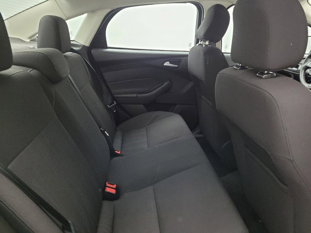 Used 2016 Ford Focus SE FWD image 19