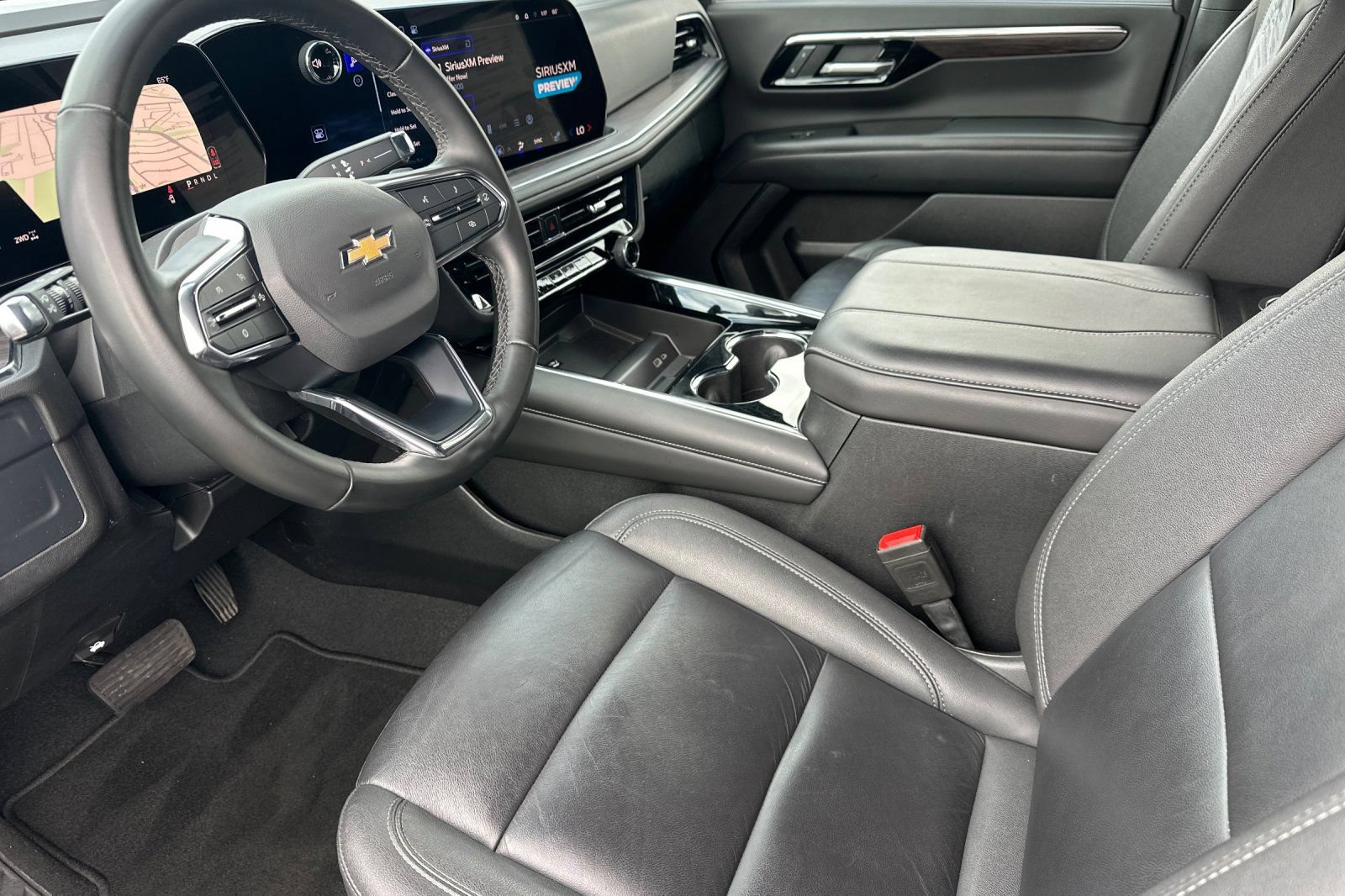 Used 2025 Chevrolet Suburban LT AWD/4WD image 10