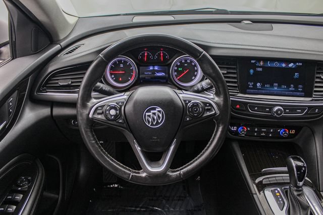 Used 2018 Buick Regal Essence FWD image 26