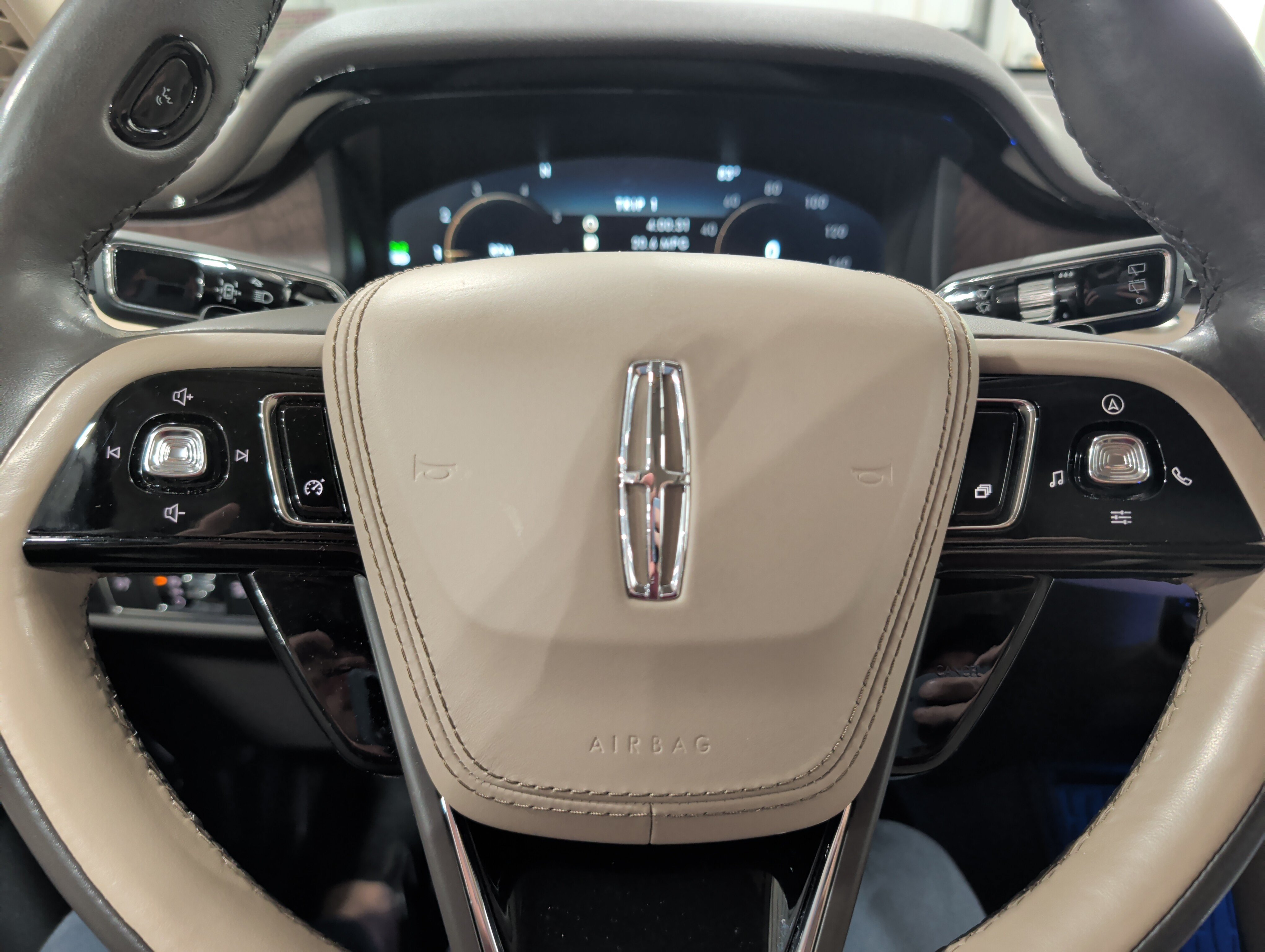 Used 2022 Lincoln Aviator Reserve w/ Elements Package Plus AWD/4WD image 11