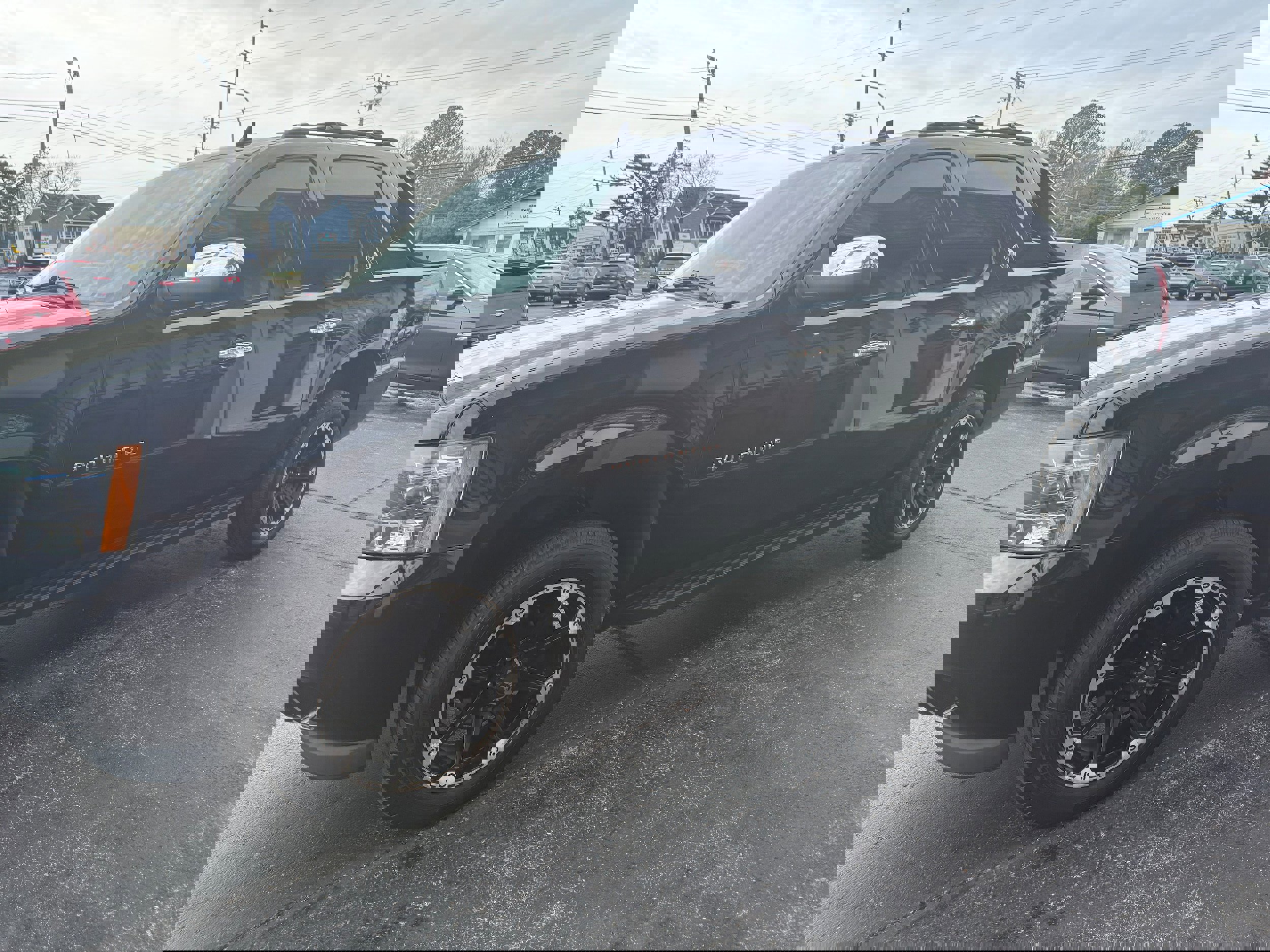 Used 2013 Chevrolet Avalanche LT w/ All-Star Edition image 3