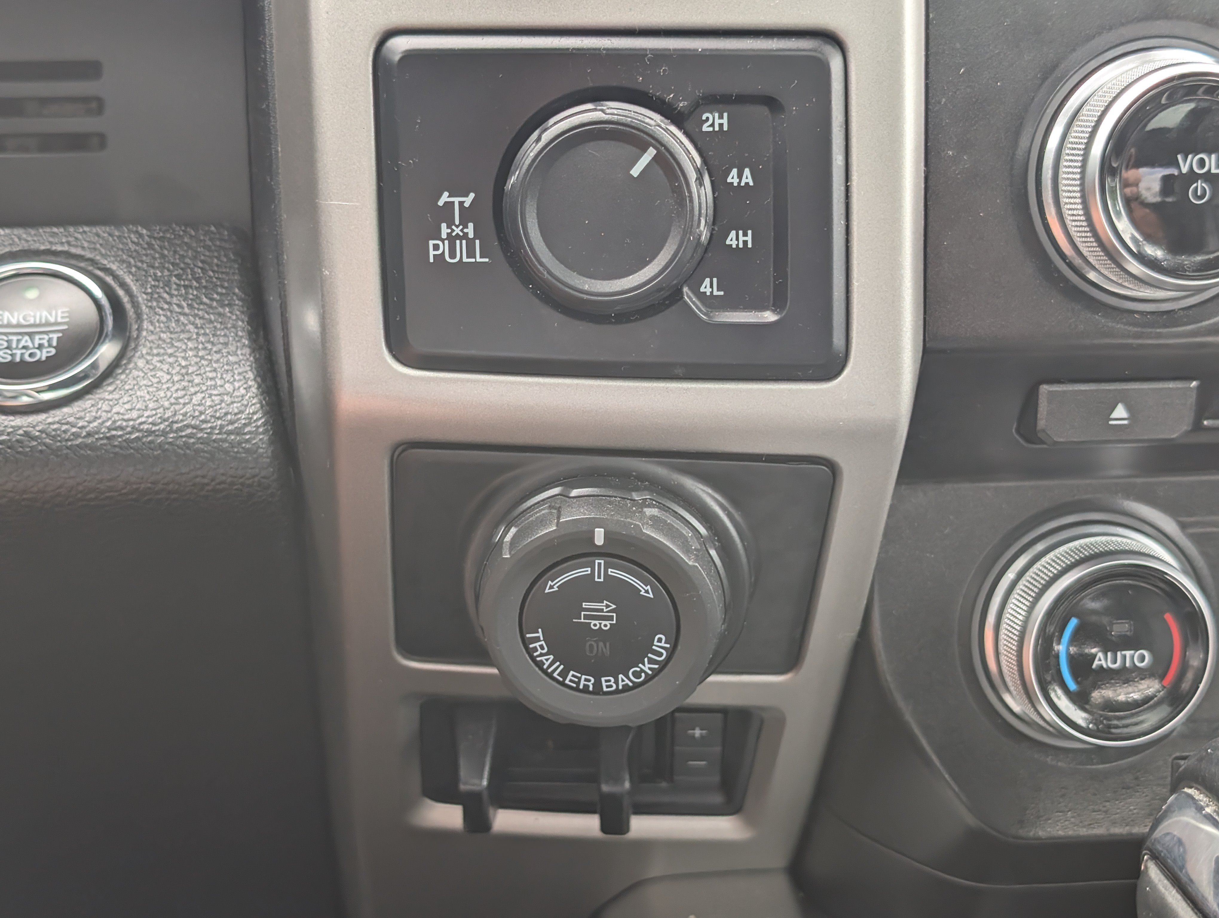 Certified 2017 Ford F150 Lariat w/ Equipment Group 502A Luxury AWD/4WD image 24