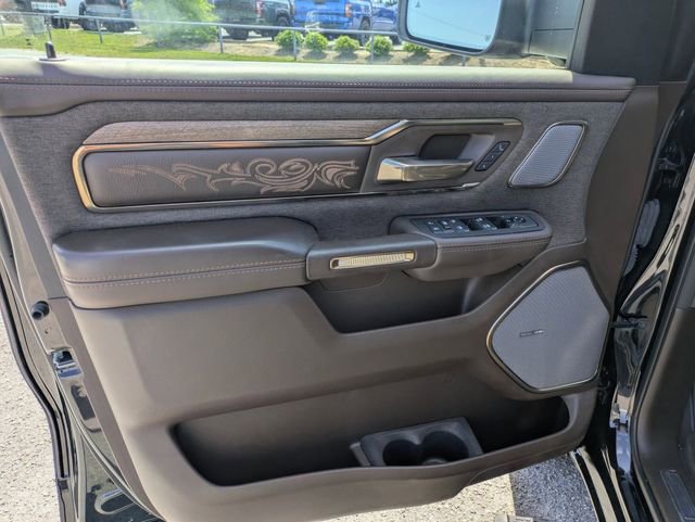 Used 2025 RAM 1500 Limited AWD/4WD image 8