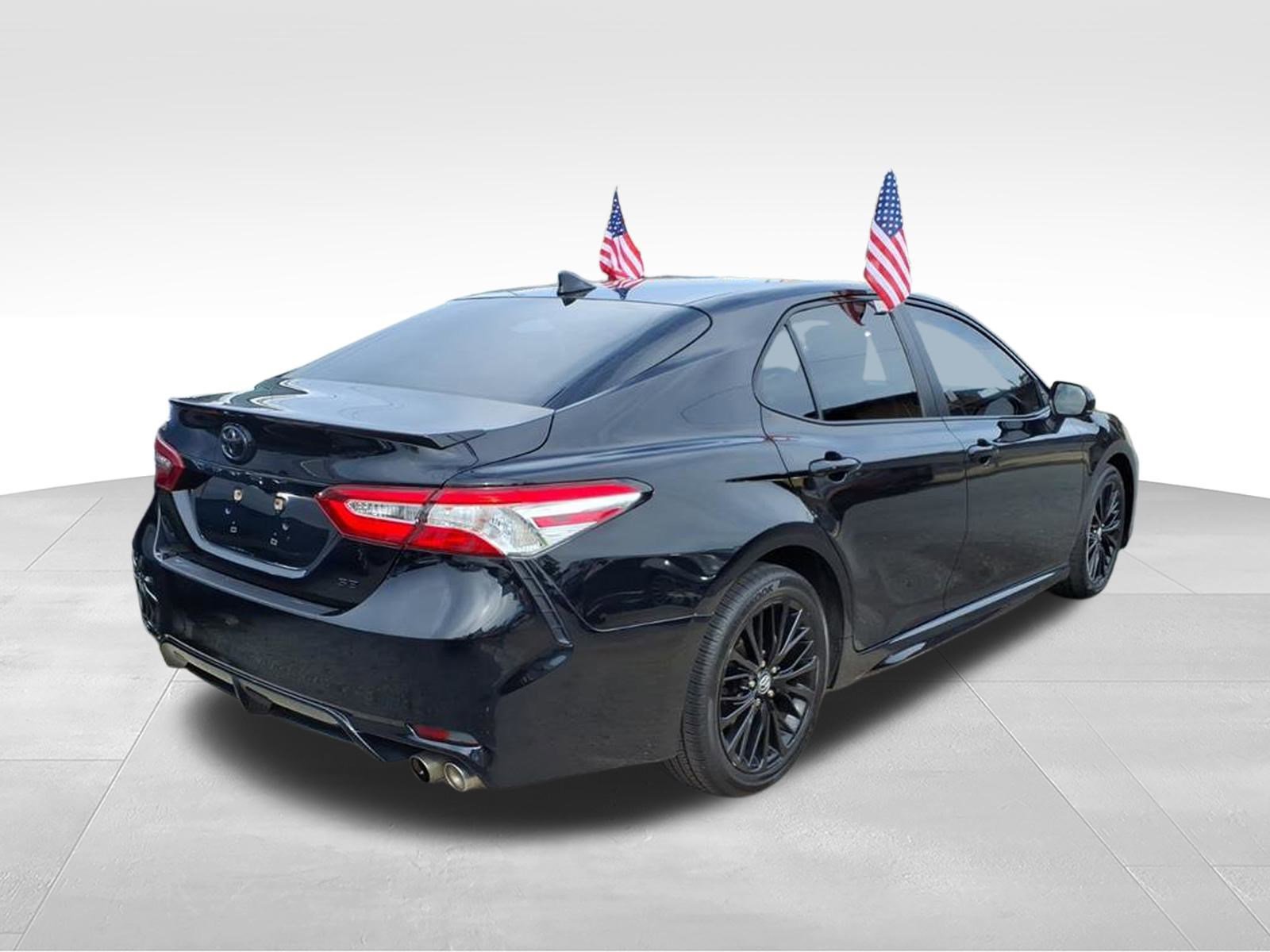 Used 2020 Toyota Camry SE image 5