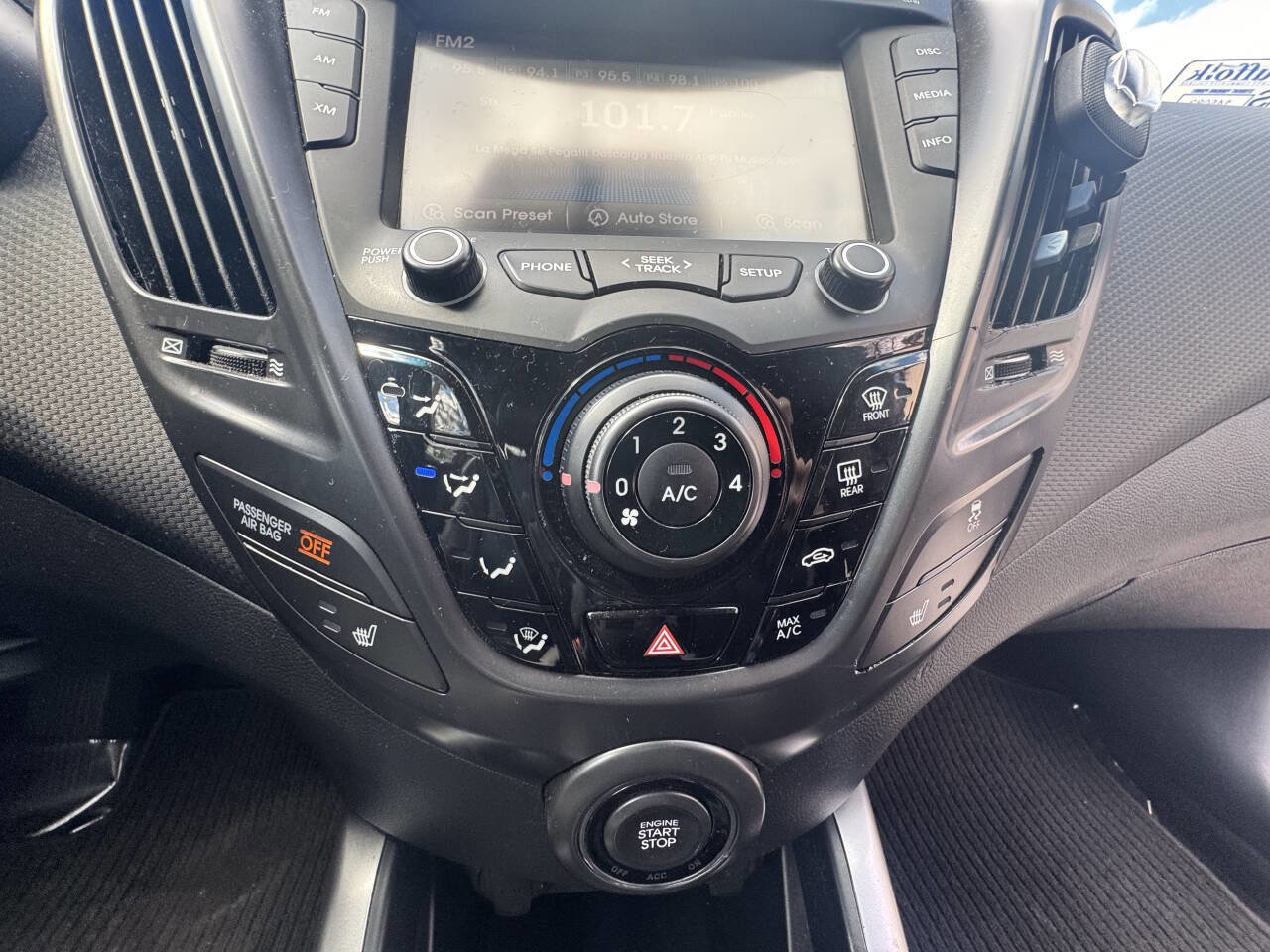 Used 2013 Hyundai Veloster Turbo FWD image 28