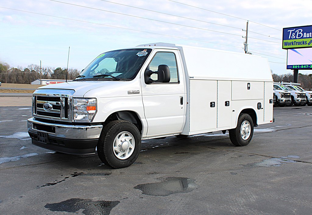 Used 2025 Ford E-350 and Econoline 350 Super Duty w/ Power Equipment Group RWD image 3
