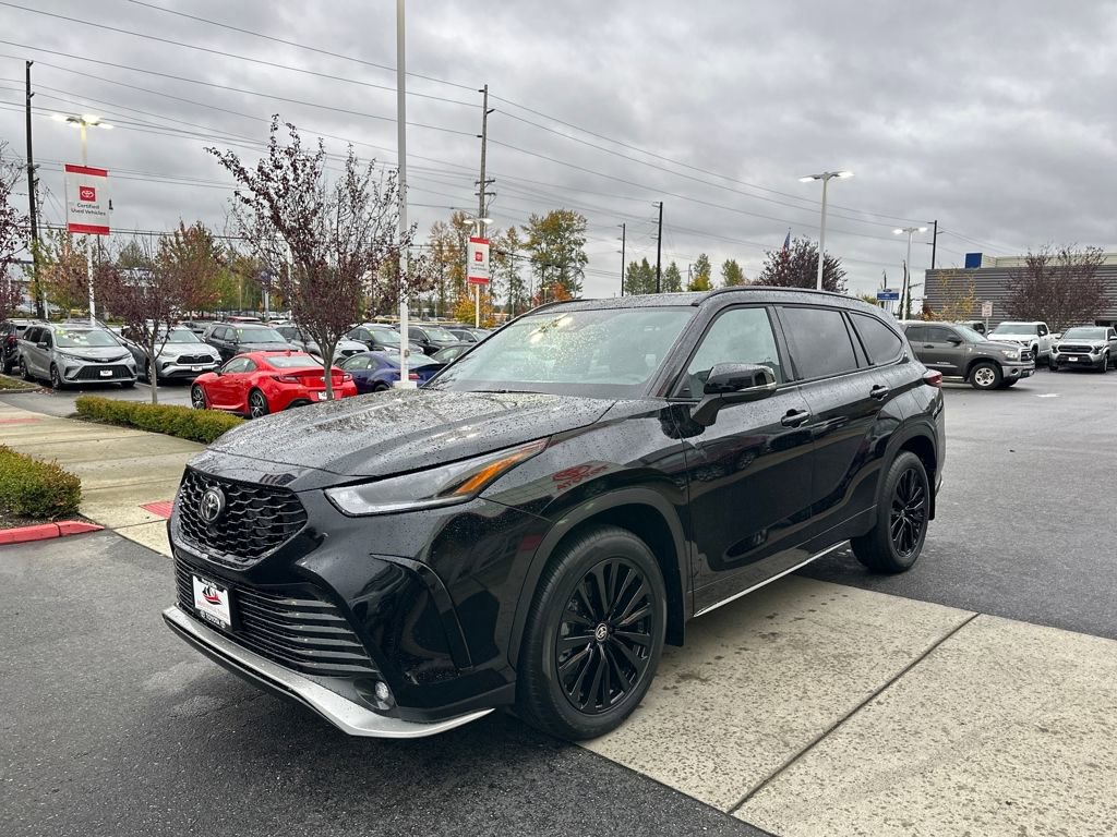 New 2025 Toyota Highlander XSE image 7