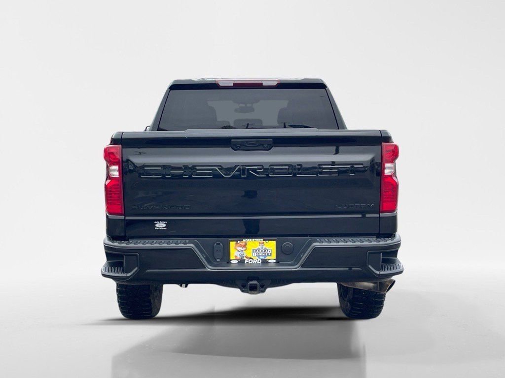 Used 2024 Chevrolet Silverado 1500 Custom Trail Boss w/ Dark Appearance Package image 5
