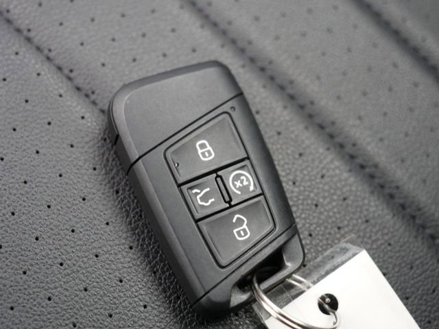Certified 2024 Volkswagen Tiguan Wolfsburg Edition AWD/4WD image 37