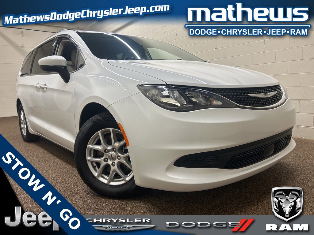 Used 2021 Chrysler Voyager Lxi image 1