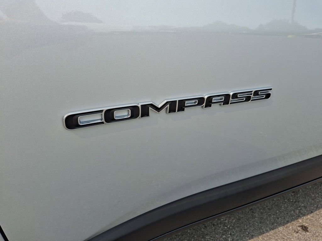 New 2025 Jeep Compass Limited w/ Sun & Sound Group image 31