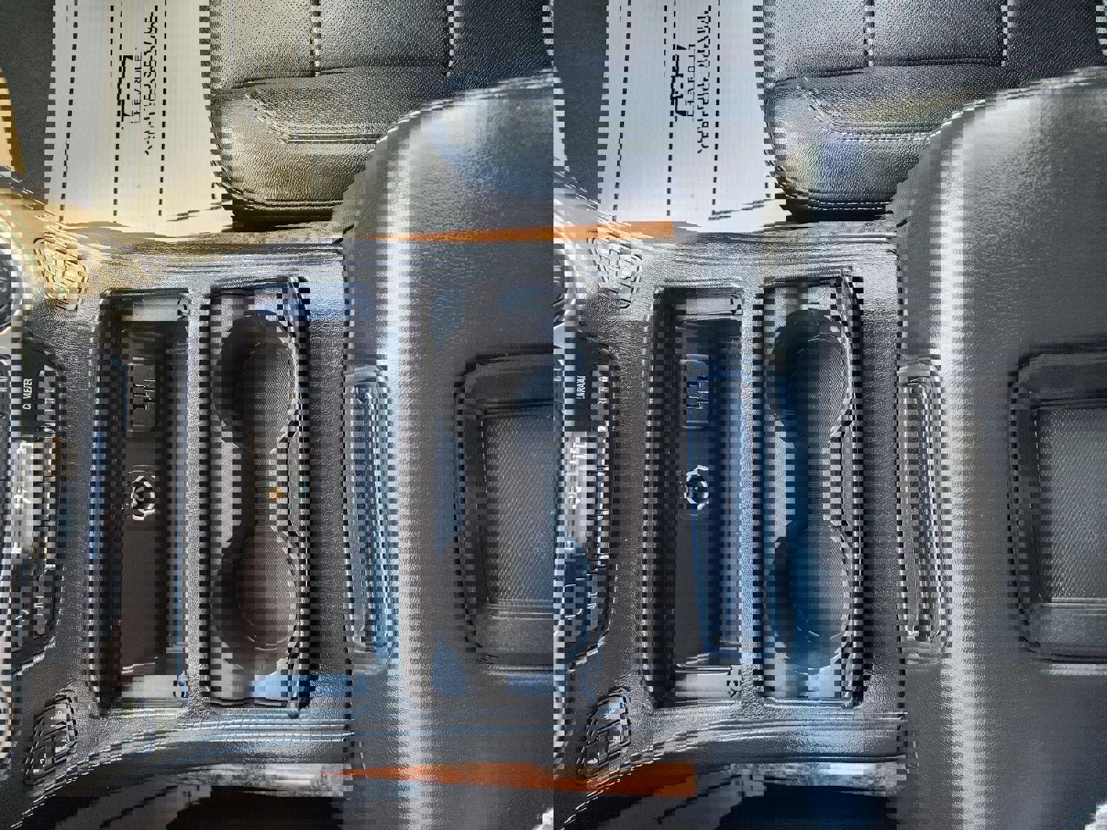 Used 2015 Chevrolet Suburban LTZ image 29