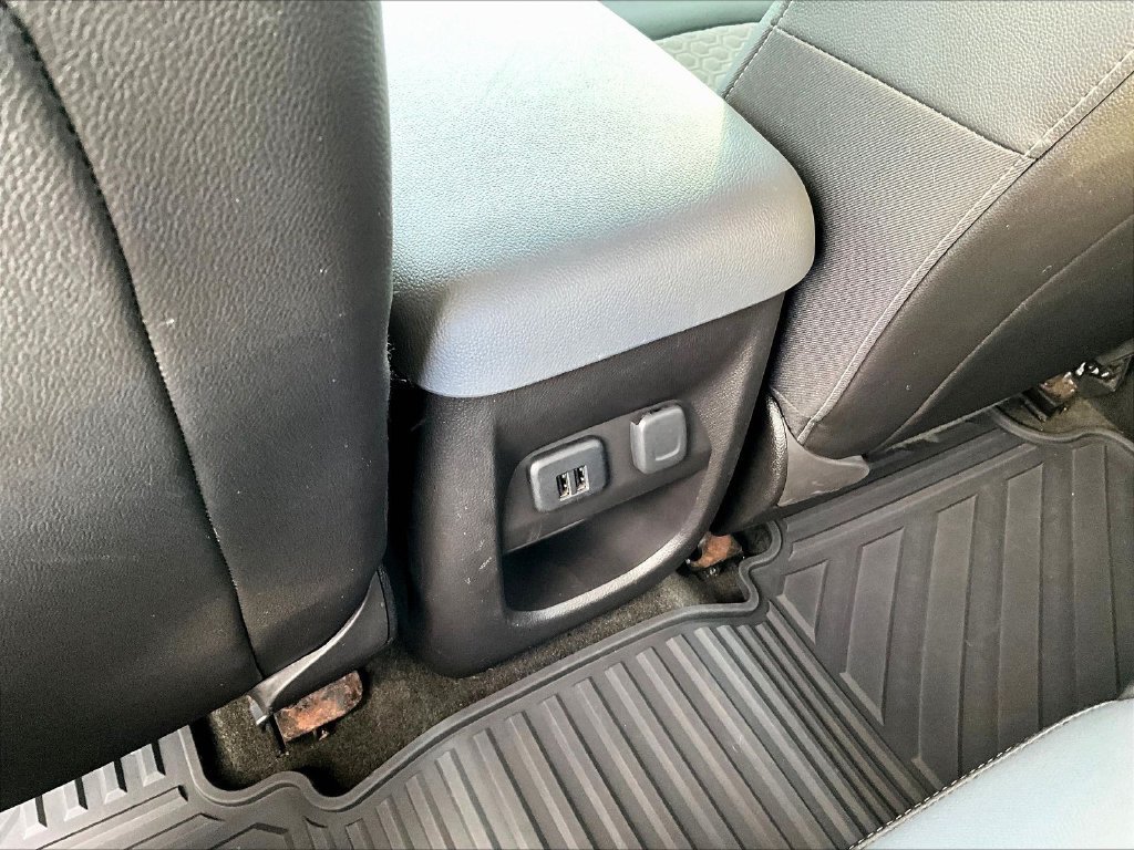 Used 2015 Chevrolet Colorado Z71 AWD/4WD image 13