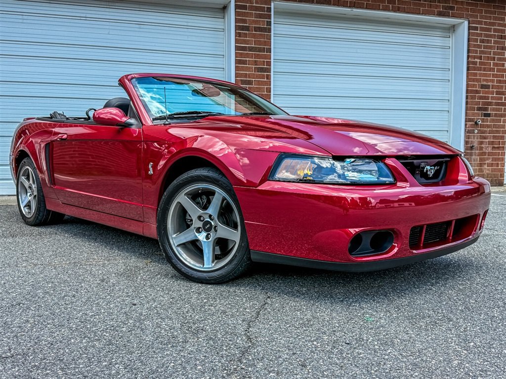 Used 2004 Ford Mustang Cobra RWD image 27